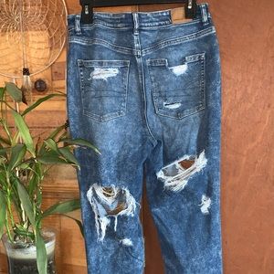 Ripped American eagle jeans, light washed
